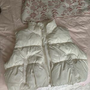 Puffer vest white